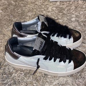 P448 Thea Turan Sneakers